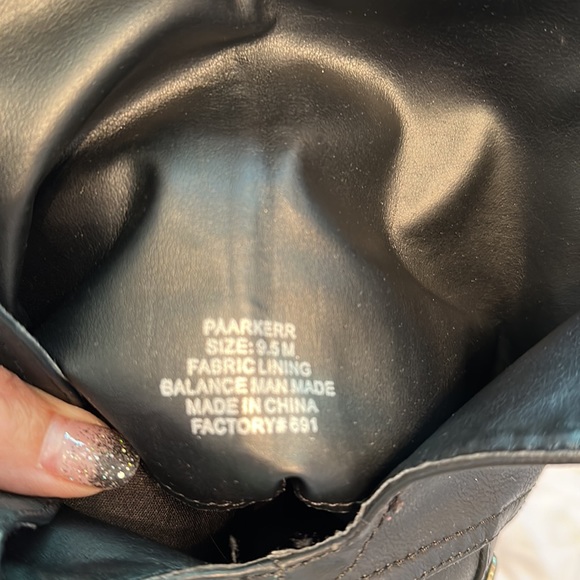 Women’s over the knee, black boot size 9 1/2 - Picture 3 of 4